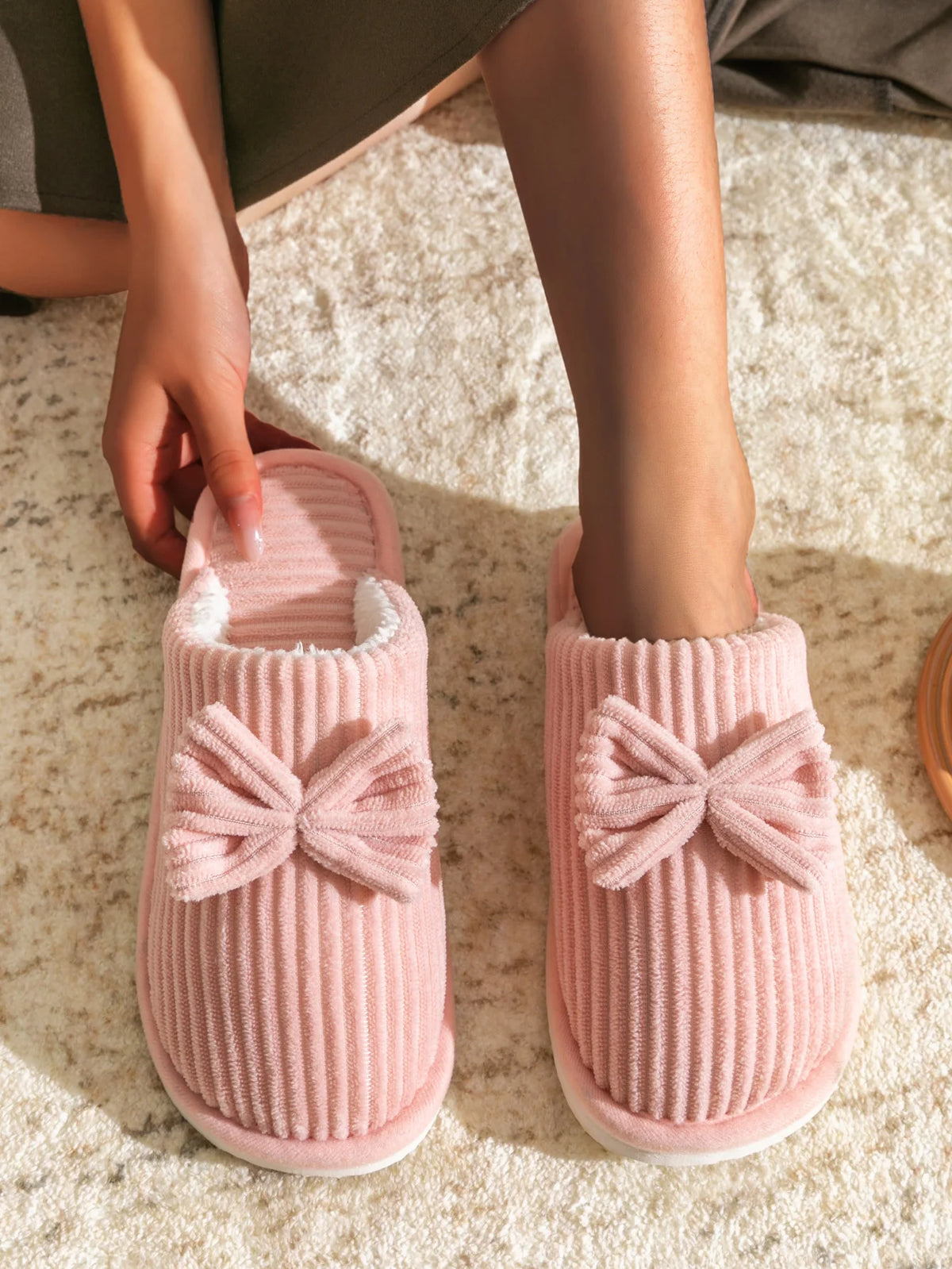 Women's Bow Slippers – Soft Warm Indoor House Shoes for Fall & Winter