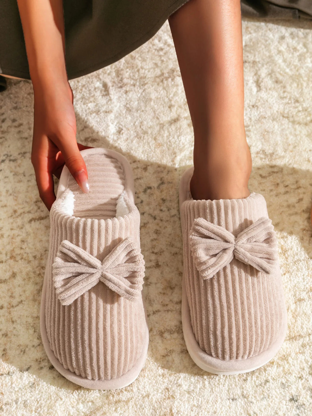Women's Bow Slippers – Soft Warm Indoor House Shoes for Fall & Winter