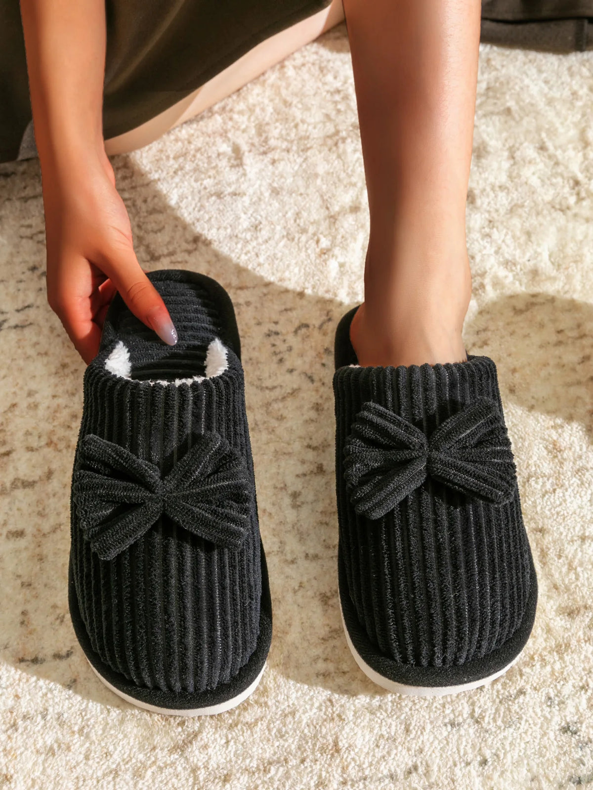 Women's Bow Slippers – Soft Warm Indoor House Shoes for Fall & Winter