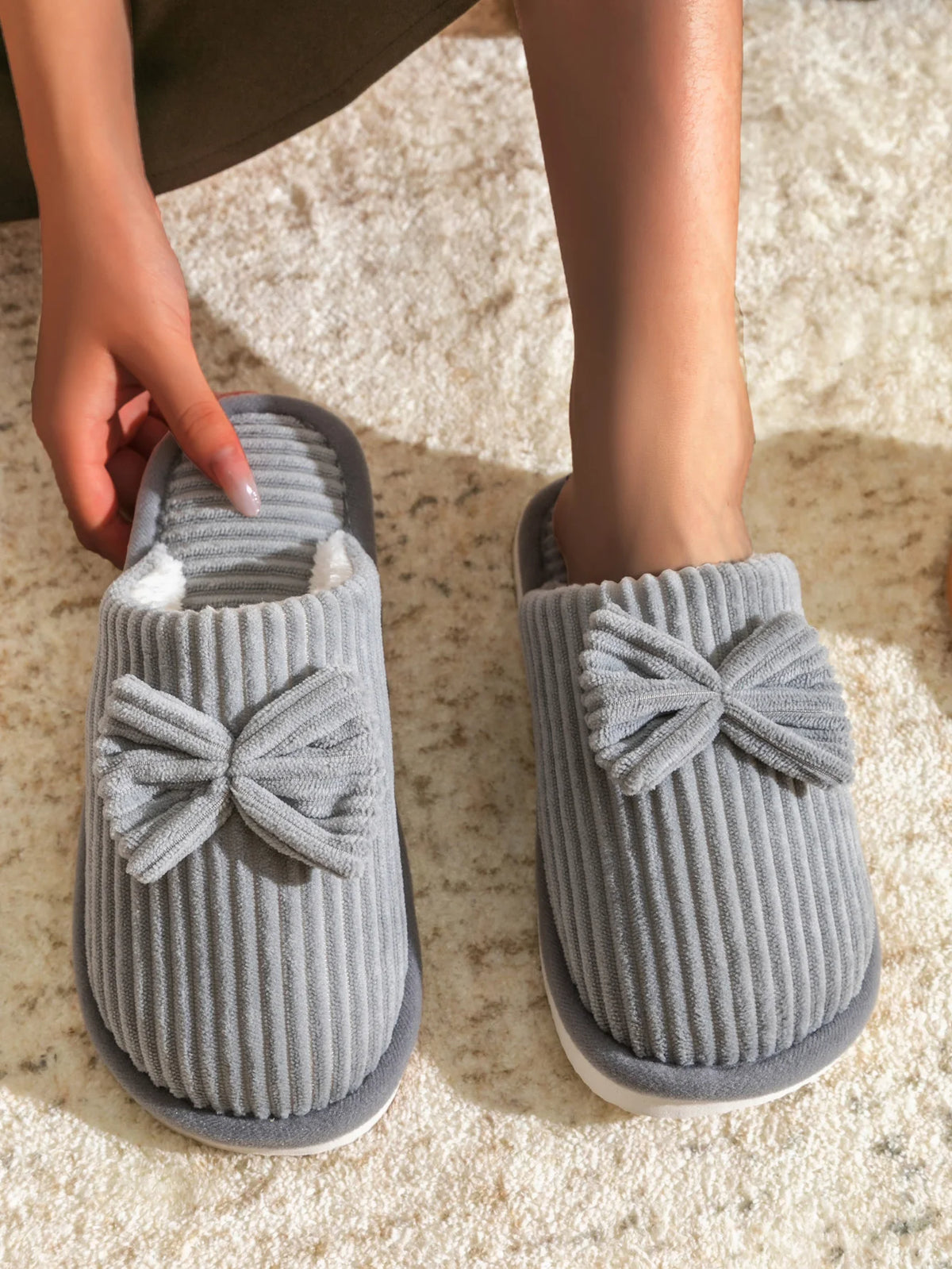 Women's Bow Slippers – Soft Warm Indoor House Shoes for Fall & Winter